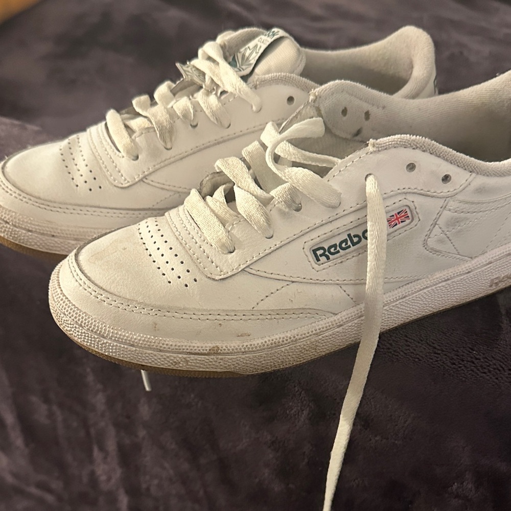 Women’s White Reeboks - Picture 2 of 3